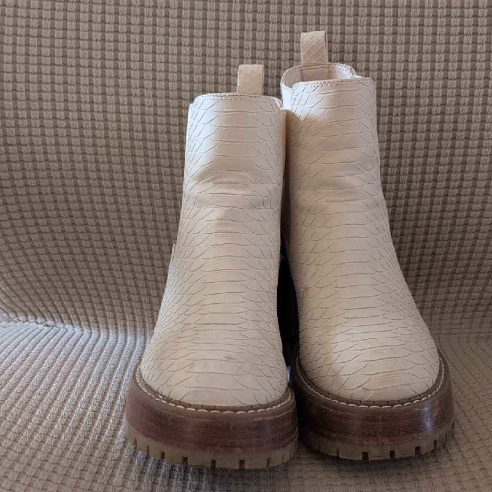 MIA Boots | Cream | Size 9